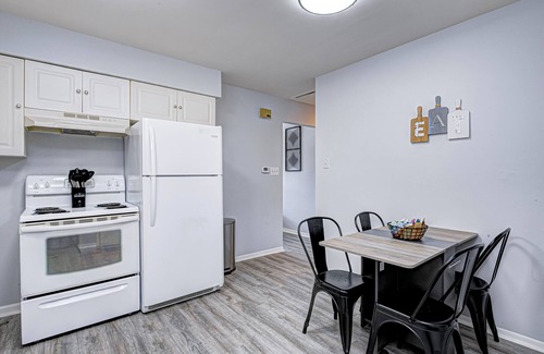 Greenwood Condominio | Convenient 2 bedroom with King Bed