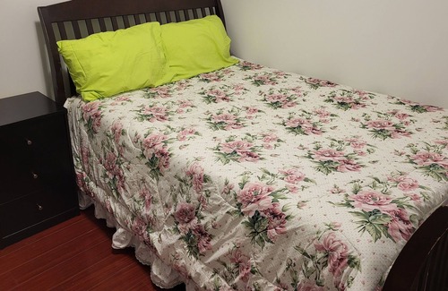 Hastings Casa | Convenient 3 bedroom suite near PNE