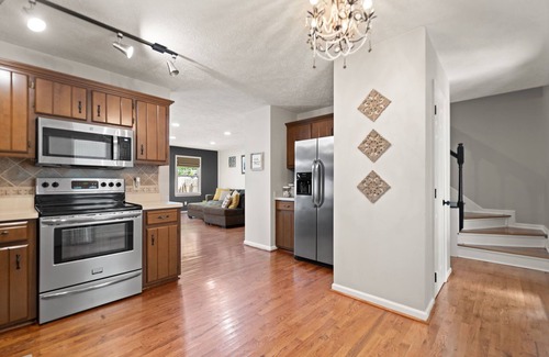 Picadome Casa | Convenient 3BR, Free Laundry, Wifi, & Parking