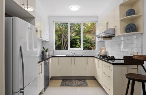 Malvern East Casa | Convenient 3BR Home Minutes from Central Park