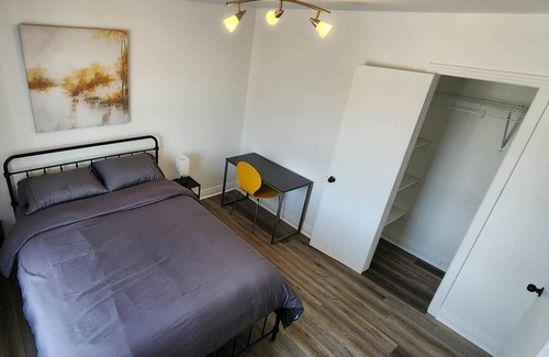 St. Jerome Apartamento | Convenient city living! Modern apartment, close to all services.