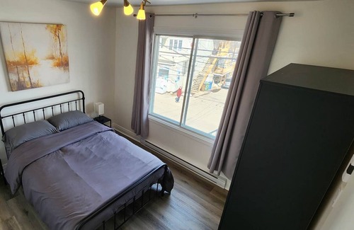 St. Jerome Apartamento | Convenient city living! Modern apartment, close to all services.