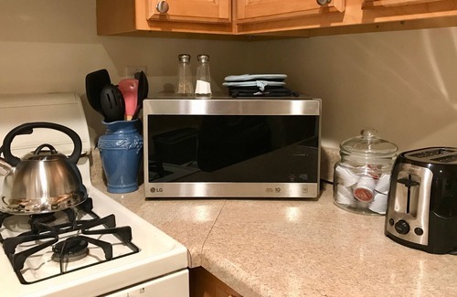 Stanton Park Apartamento | Comfortable, convenient 1BR Capitol Hill apartment nr US Capitol, Metro