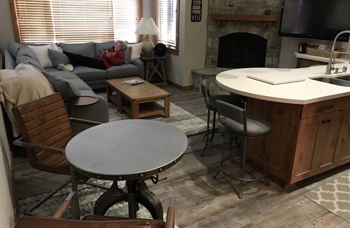 Truckee Condominio | CONVENIENTE, CÓMODO CONDOMINIO NORTHSTAR