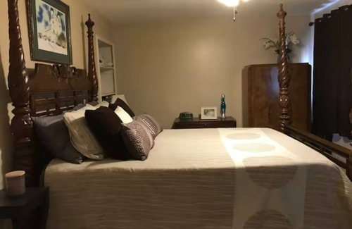 Irving Condominio | Convenient Condo near Airport