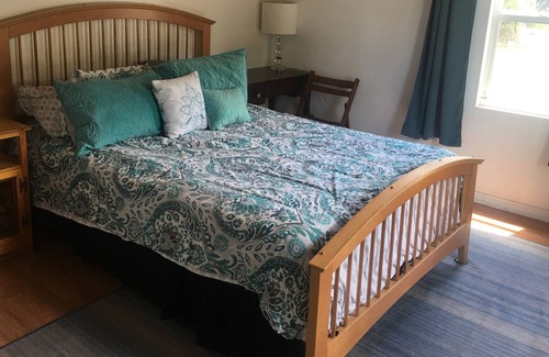 Osprey Village Casa | Convenient Cottage Close to Beaches - Pet Friendly!