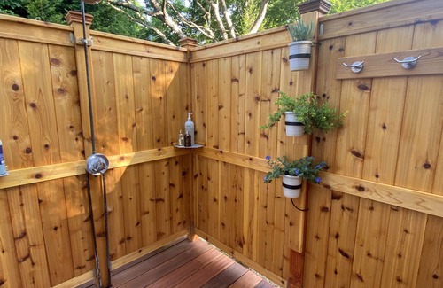 Oak Bluffs Casa | Ubicación conveniente en la ciudad (Oak Bluffs)