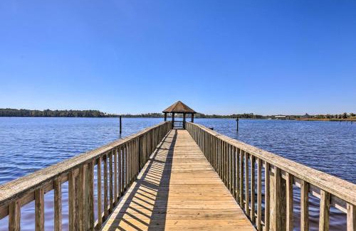 Jacksonville Casa | Convenient Jacksonville Home with Yard and Patio!