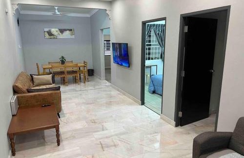 Taman Century Casa | Convenient Landed Walk to KSL 2Min