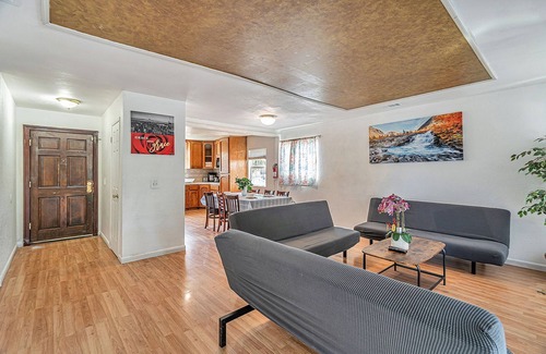 East San Jose Casa | Convenient Location/Cozy - Free Wifi/Laundry/Parkings/AC/Heater/