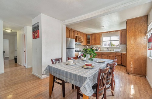 East San Jose Casa | Convenient Location/Cozy - Free Wifi/Laundry/Parkings/AC/Heater/