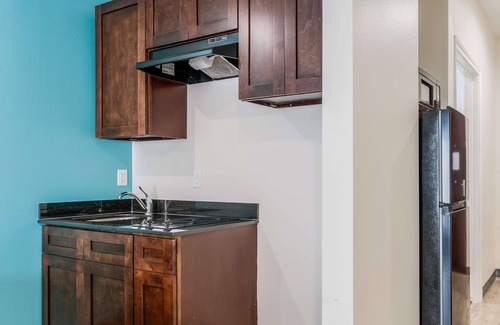 Katy Complejo | Convenient Location! FREE Parking & Breakfast, Short Drive to Katy Heritage Park