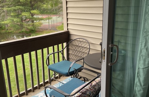 Weirs Beach Condominio | Convenient location to Weirs Beach at Lake Winnipesaukee