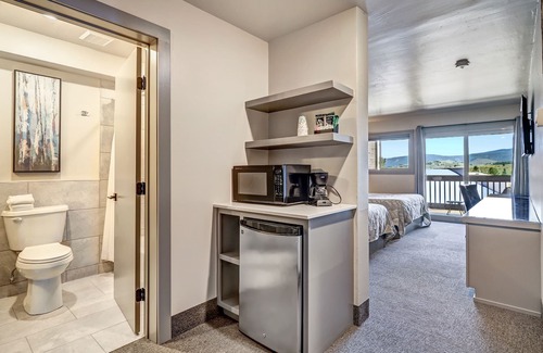 Angel Fire Hotel | Convenient Location | Elk Horn Lodge 206