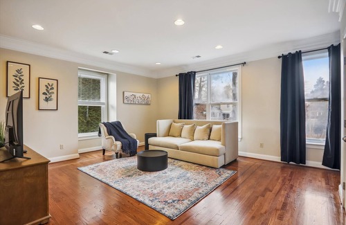 Bethesda Casa | Convenient Newly Renovated Detached Guest House
