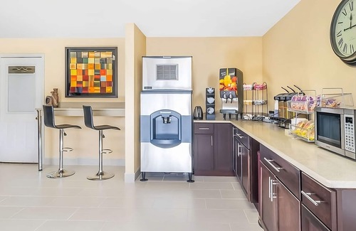 Lookout Valley Neighborhood Association Complejo | Convenient Stay in Knights Inn Chattanooga! Pet Friendly Property!