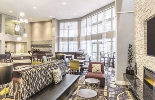 Woodlands Village Casa | Convenient Stay, Superb Location! 3 Comfortable Units, Pool, Free Breakfast