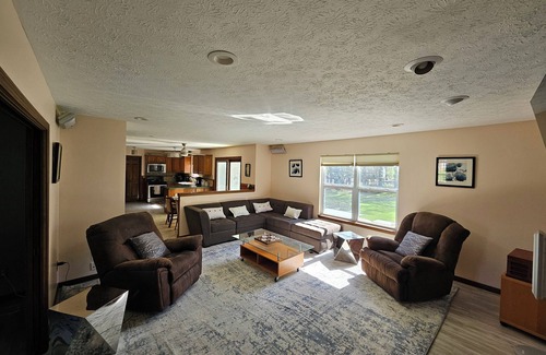Seven Hills Casa | Convenient to airport, downtown, & parks.