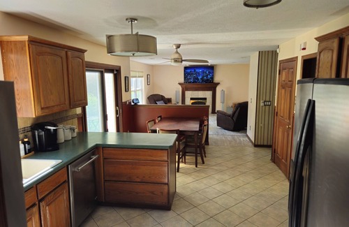 Seven Hills Casa | Convenient to airport, downtown, & parks.