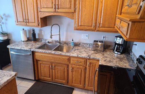 Green Bay Casa | Convenient to Green Bay's beltline where you can get anywhere in 15 minutes.