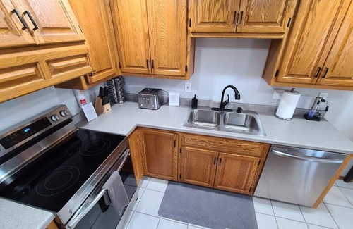 Green Bay Casa | Convenient to Green Bay's beltline where you can get anywhere in 15 minutes.