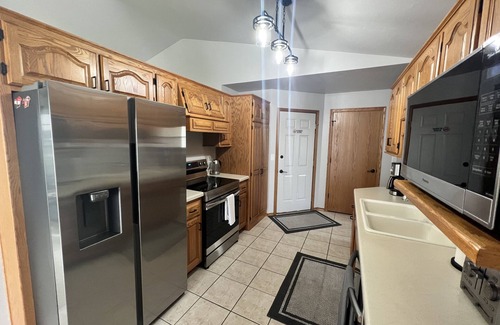 Green Bay Casa | Convenient to Green Bay's beltline where you can get anywhere in 15 minutes.