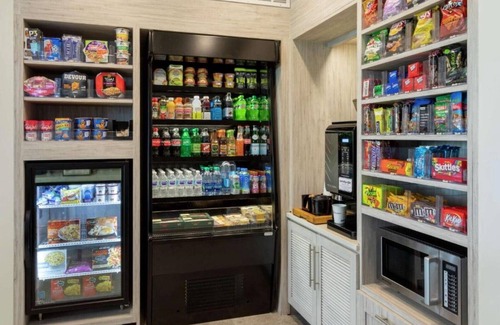 West Bloomington Casa | Convenient to the mall and airport