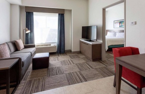 West Bloomington Casa | Convenient to the mall and airport