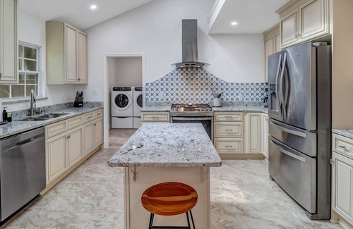 Colonial Oaks Casa | Convenient