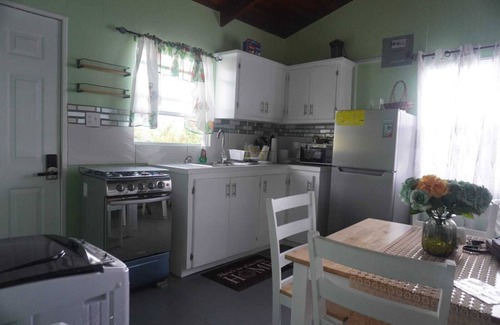 Saint John Parish Casa | Convenient vacation home near the city