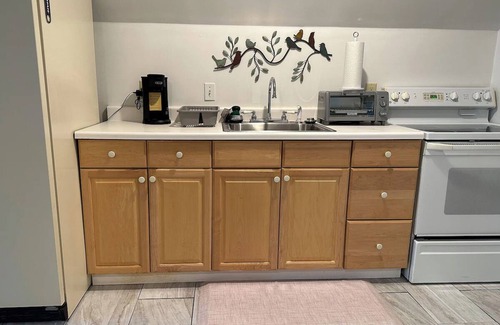 Manhattan Apartamento | Convenient Victorian suite near City Park, Aggieville, Campus and Downtown