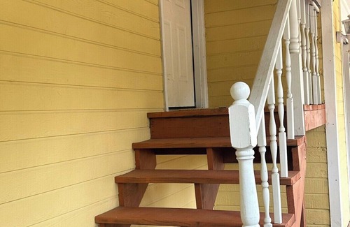 Manhattan Apartamento | Convenient Victorian suite near City Park, Aggieville, Campus and Downtown