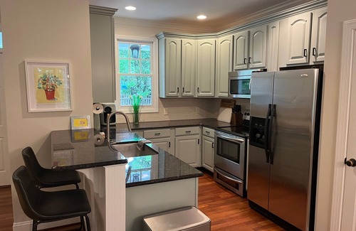 Carrboro Casa | Convenient well appointed home near downtown Carrboro and farmers market