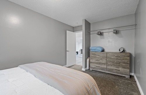 St. Louis Park Apartamento | Convenient West End Apartment