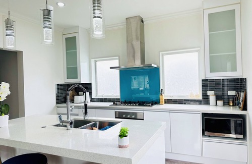 Hamilton Casa | Conveniently, everything you need is just a 5-minute walk away