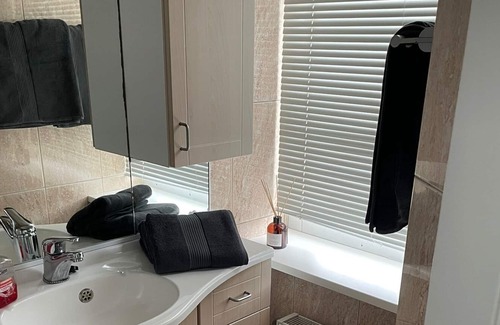 Badhoevedorp Apartamento | Conveniently located quiet and spacious apartment