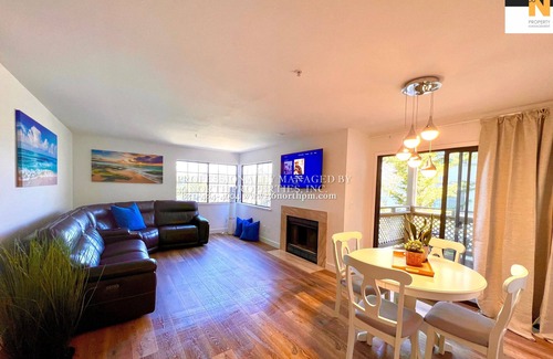 Del Rey Oaks Condominio | Conveniently located Near Monterey & Carmel! 10 Minutes to Beaches.