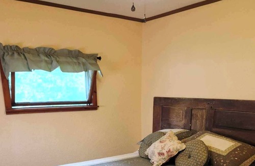 Rockwood Casa | Conveniently located between 7-Springs and Hidden Valley