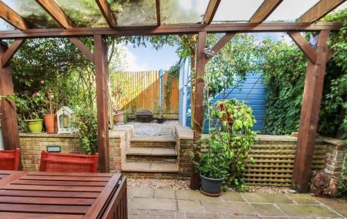 Melksham Casa | Conveniently located double rooms
