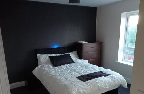 Bradford Apartamento | Conveniently located 2-Bedroom Appartment - Great value for money