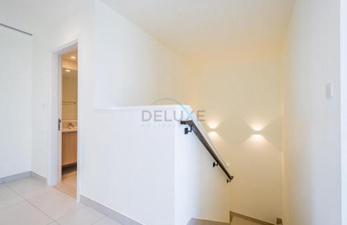 Dubai Apartamento | Conveniently Located Near Airport and Expo City 4BR Townhouse with Assistant Room at Parkside 2, Dubai South by Deluxe Holiday Homes