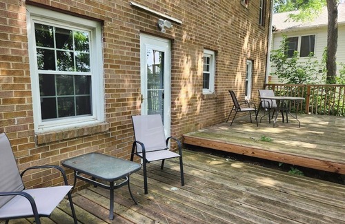 Des Moines Casa | Conveniently located Cozy Willow Brick