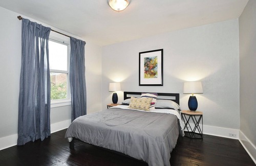 South Hills Casa | Conveniently Located Bungalow Near Trolley and Southside