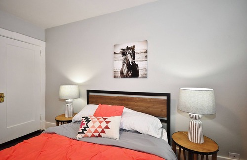 South Hills Casa | Conveniently Located Bungalow Near Trolley and Southside