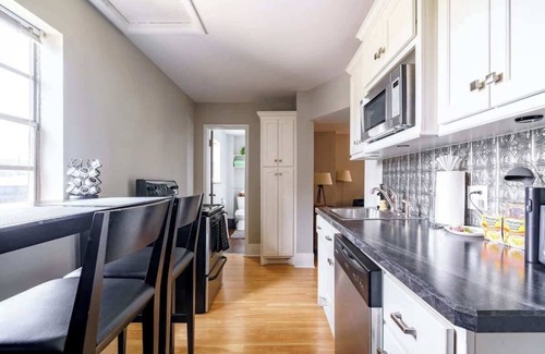 Victorian Village Casa | Convention - Private Parking - Short North - Pets