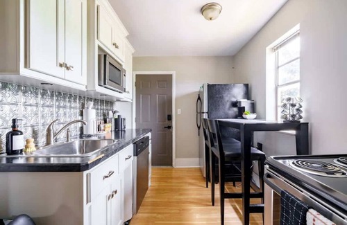 Victorian Village Casa | Convention - Private Parking - Short North - Pets