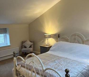 Carnforth Apartamento | Converted Barn with Hot Tub, The Hayloft.