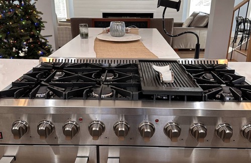 Greenville - Spartanburg Casa | Converted barn with incredible deck and view. Pet friendly.