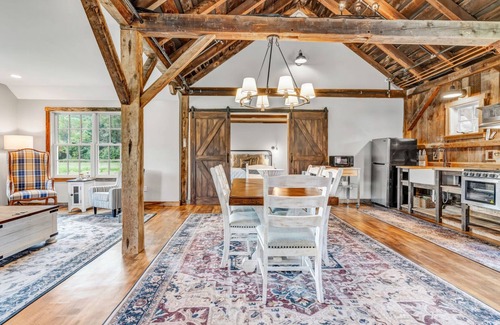 Quechee Casa | Converted Carriage Barn | The Carriage House Unit1