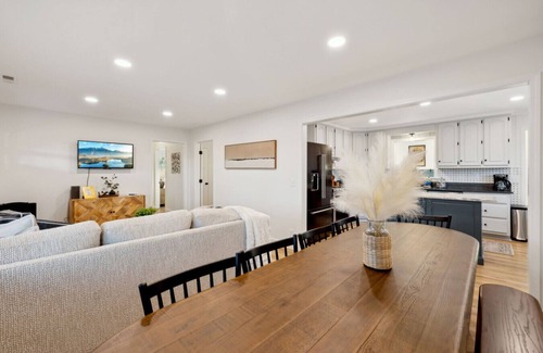 Gallatin Casa | Converted MiniFarm North of Nashville 'The Hollow'